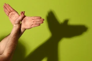 Shadowing – metoda nauki języka, która pomaga mówić płynniej i bez blokady